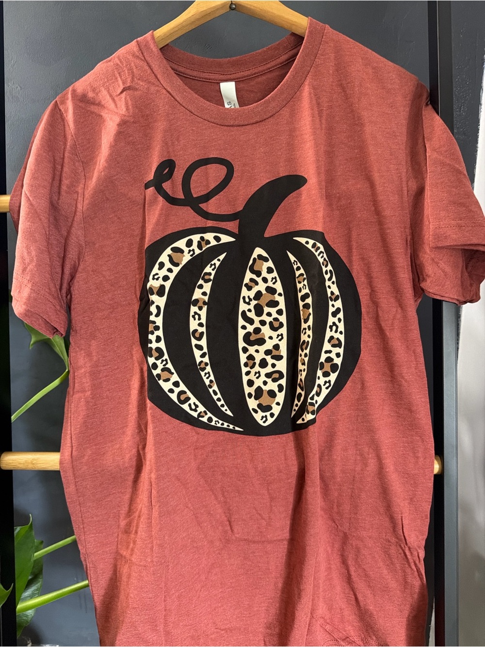 Bella Canvas Pumpkin Graphic Tee Womens Medium Leopard Print Fall Halloween NWOT